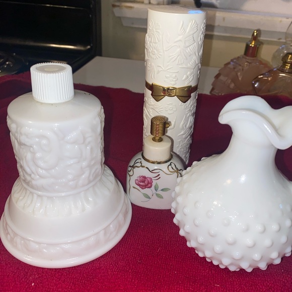 4 collectable vintage empty perfume bottles  irice , Avon and l’air du temps - Picture 3 of 9
